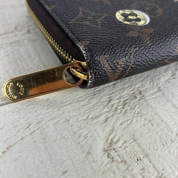 Louis Vuitton Zippy Wallet Love Lock Monogram ✅COA Included - Picture 4 of 16